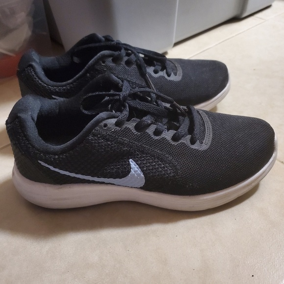 Nike Shoes - 40% off 🔥 Nike Revolution 3 running shoes
